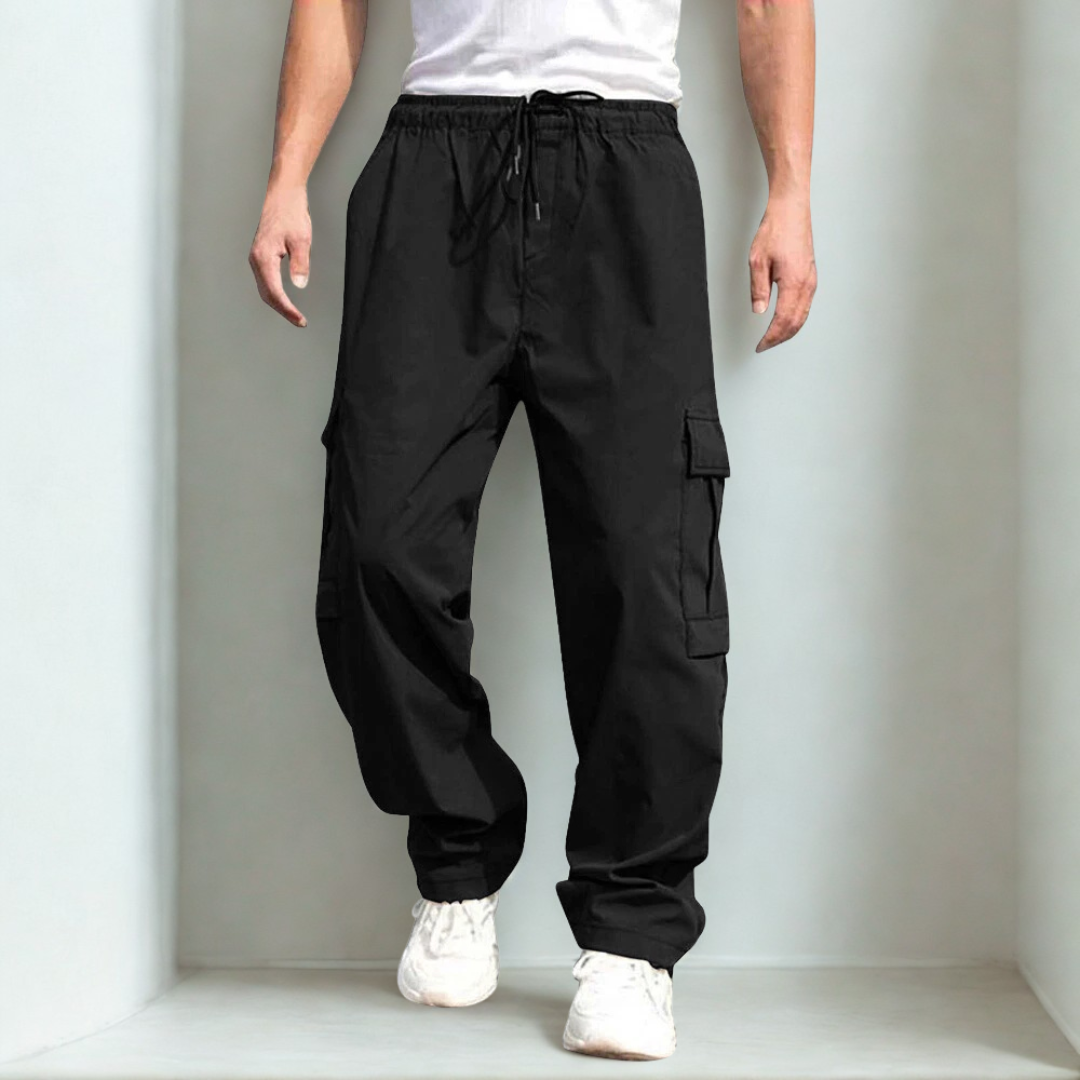 Black Cargo Trauser.                     (PC-00808752)