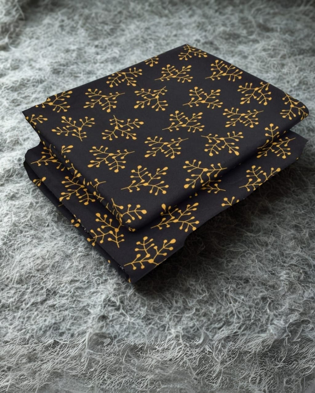 Black with Khaki Floral.                   (PC-00909767)