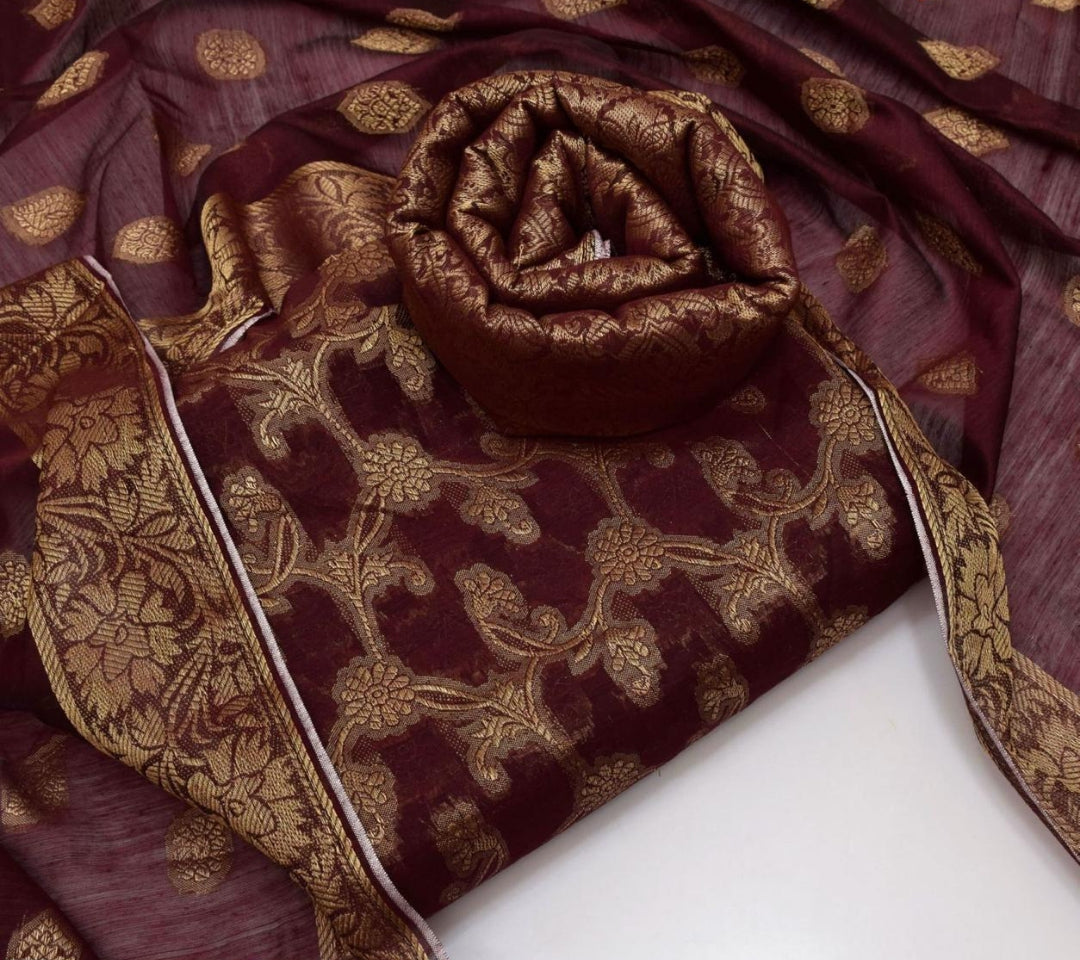 R-Dark Maroon.                                 (PC-0J909857)
